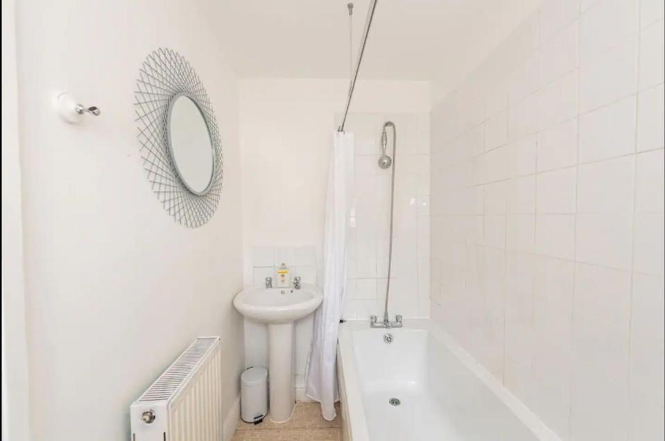 Large 3 Bedroom Sleeps-7/gartson/liverpool Apartment