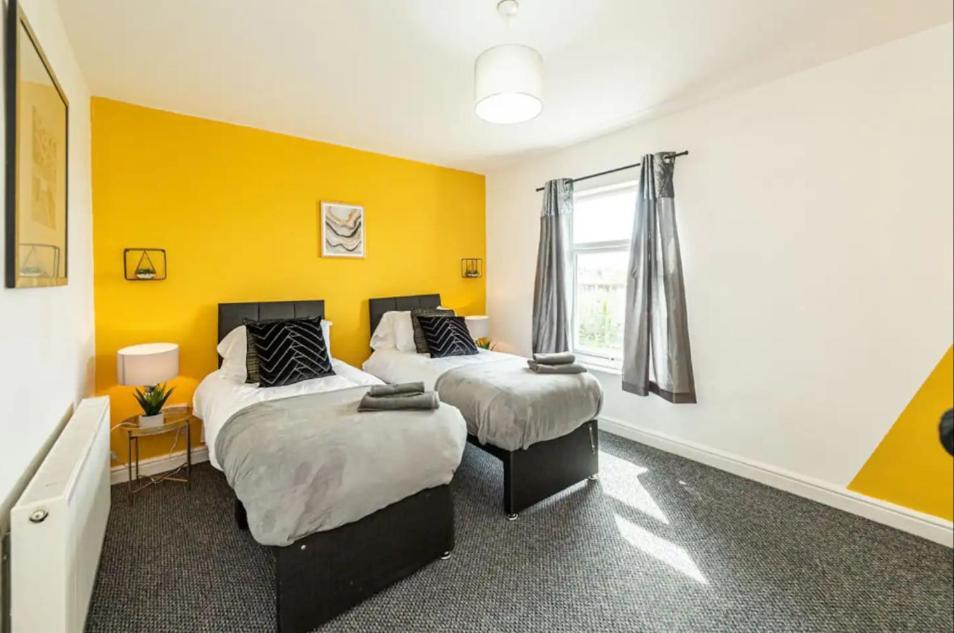 Apartment Large 3 Bedroom Sleeps-7/gartson/liverpool Liverpool