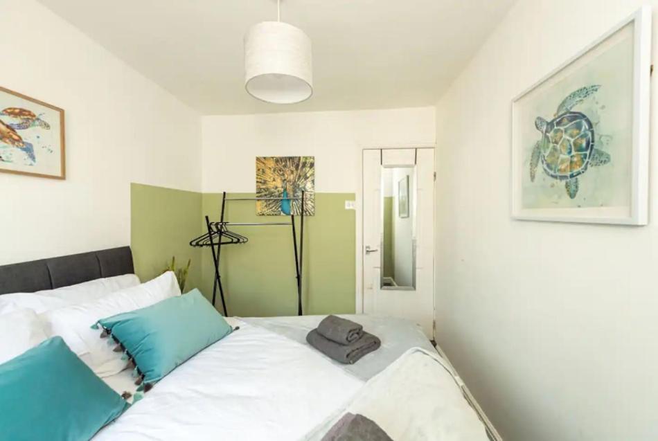 Large 3 Bedroom Sleeps-7/gartson/liverpool * Liverpool